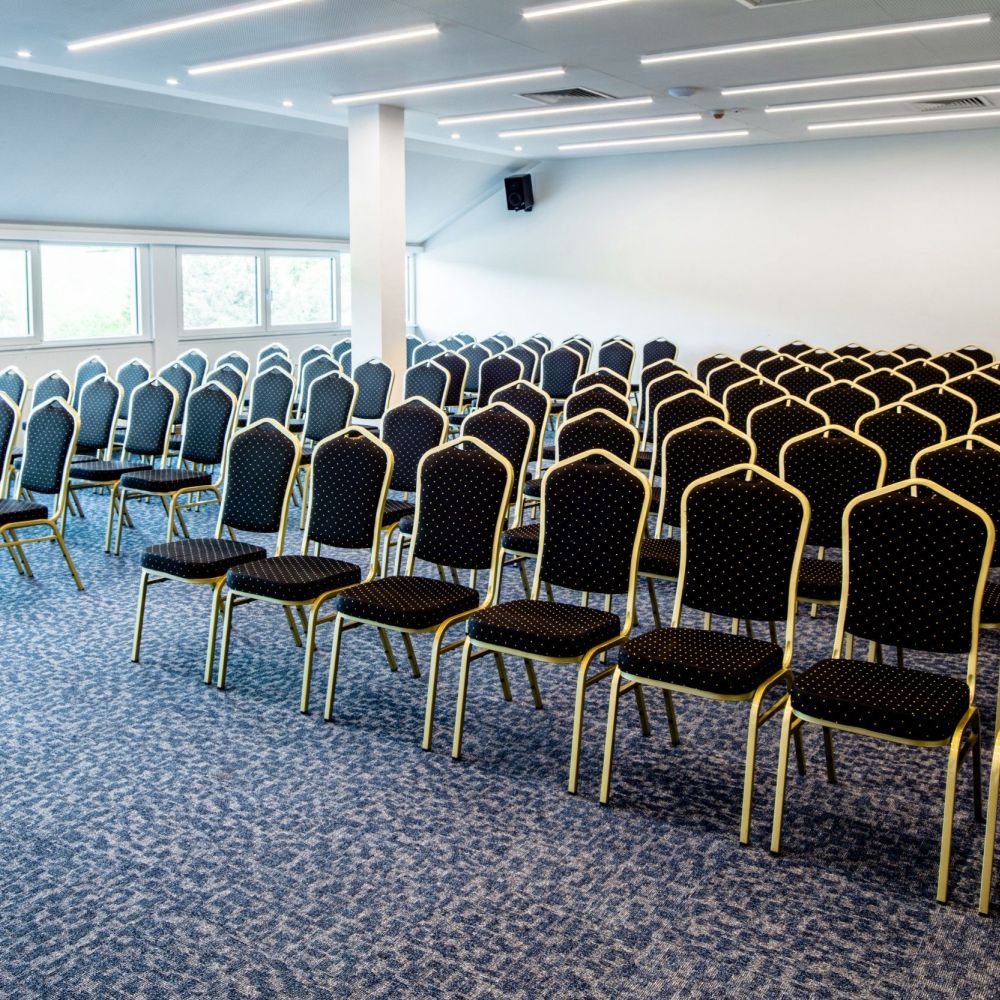chairs-row-congress-hall-with-no-people.jpg